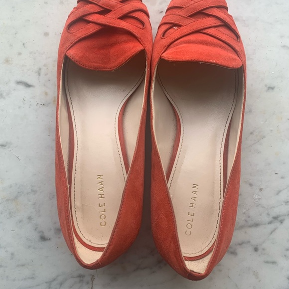 Cole Haan Women’s coral suede pointy flat - Picture 2 of 9